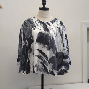 BCBGMAXAZARIA Elegant Black and White Women's Top size medium